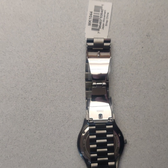 Michael Kors Watch and Wallet - Picture 4 of 10